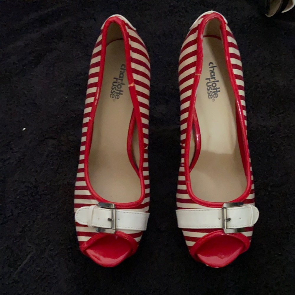 Heels brand new never worn